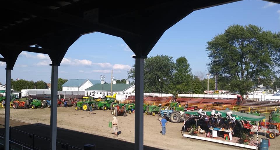 Permalink to: ANTIQUE TRACTOR PULL